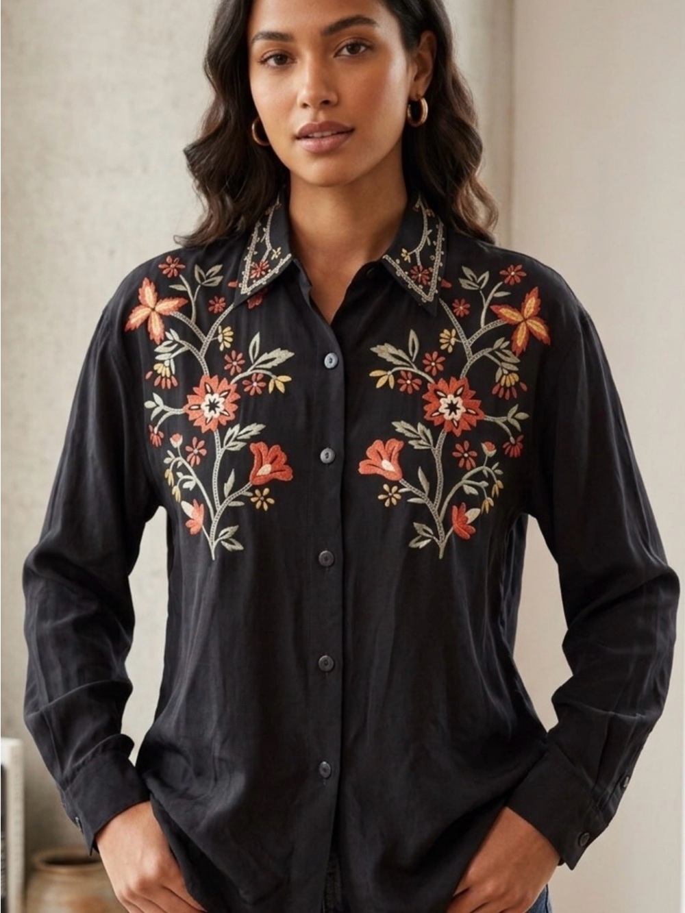 Rare Vintage Et Vous Women's Black Embroidered Floral Button-Down Shirt EUC
